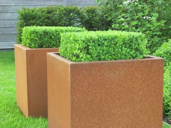 Stor Utendørs Tre Metal Planter